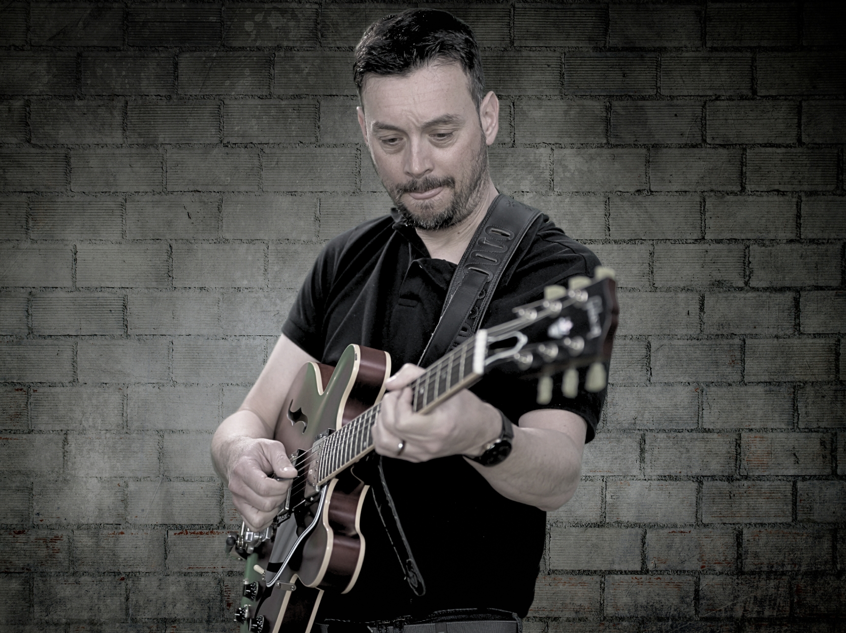 Crafting Captivating Headlines: Your awesome post title goes here Professional guitar player for hire